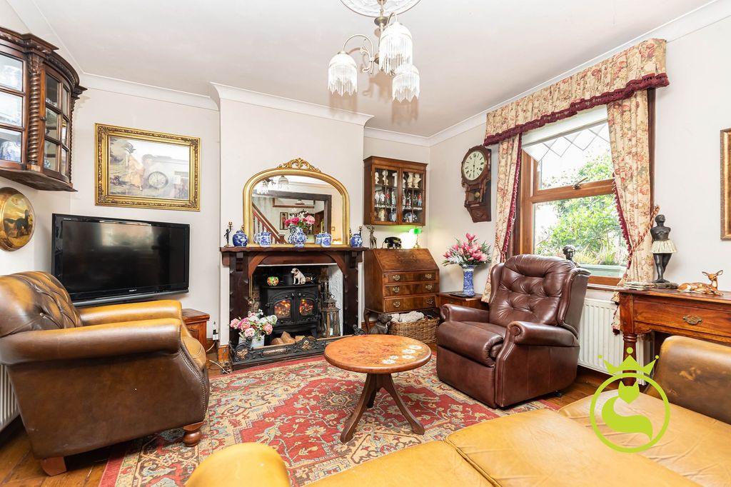 Property photo 3 of 26