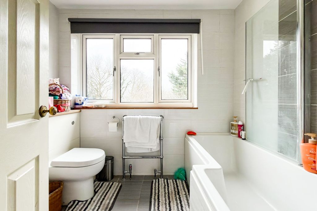 Property photo 2 of 7 Family Bathroom