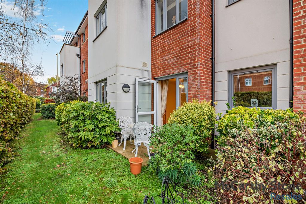 Property photo 1 of 49 8668958-Exterior03-800.Jpg