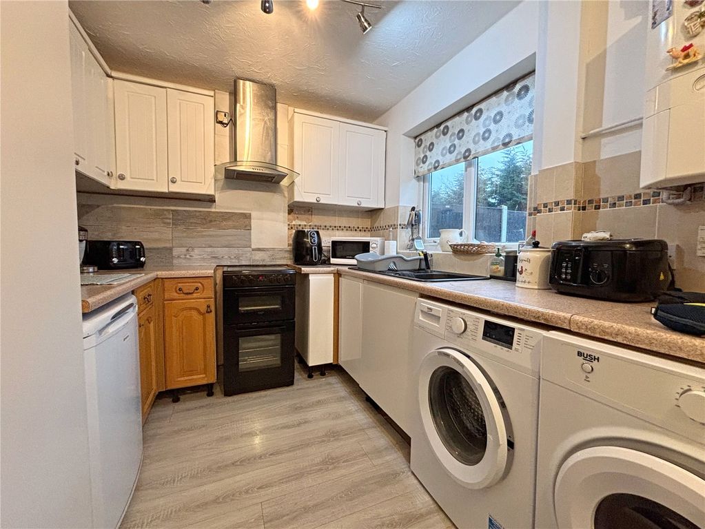 Property photo 2 of 8 Picture No. 06