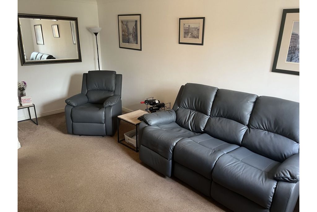 Property photo 3 of 13