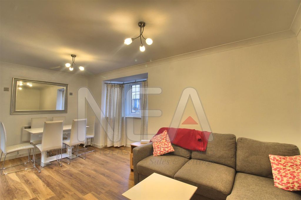 Property photo 3 of 10 Living Room