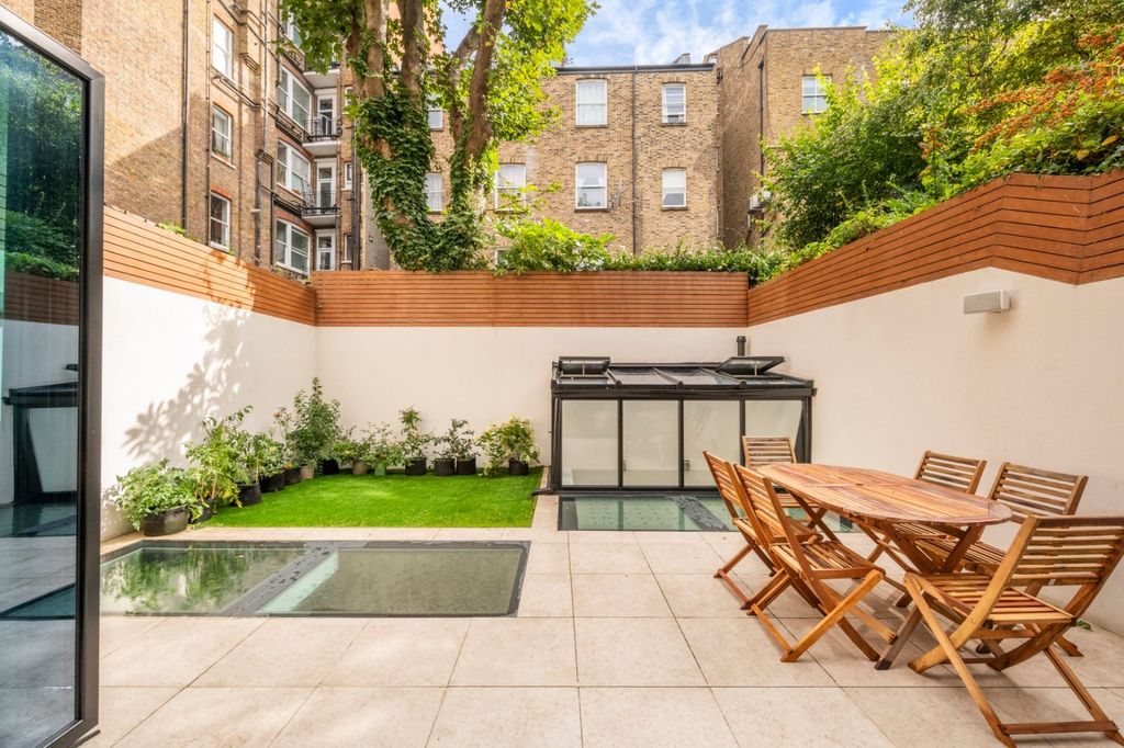 Property photo 3 of 25