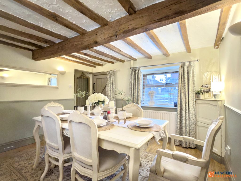 Property photo 2 of 39