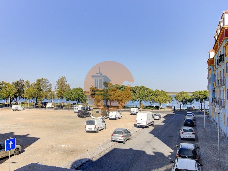 Property photo 1 of 32