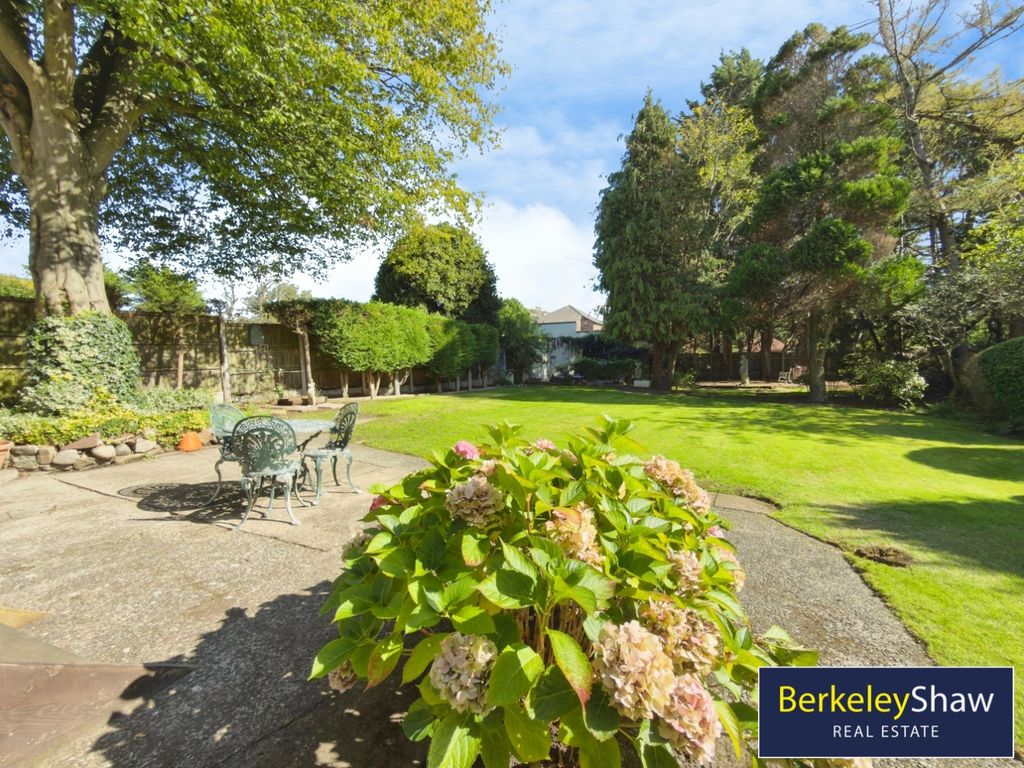 Property photo 2 of 42 Pbox-Img.Jpg