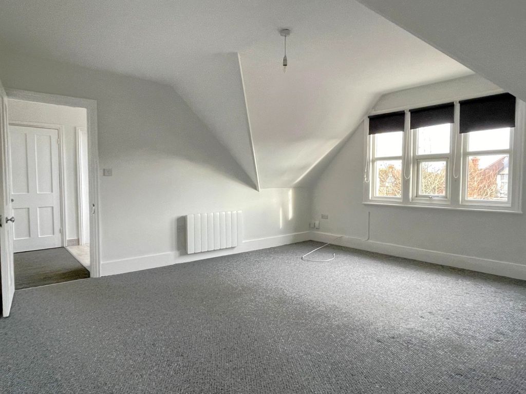 Property photo 3 of 7 Living Room