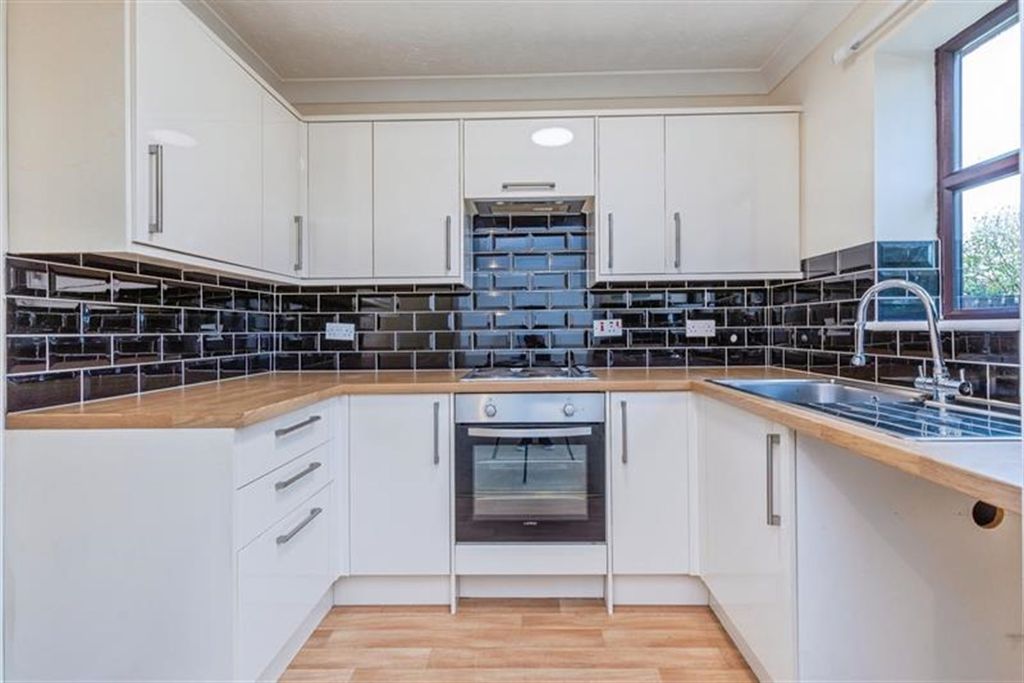 Property photo 1 of 9 (Main)