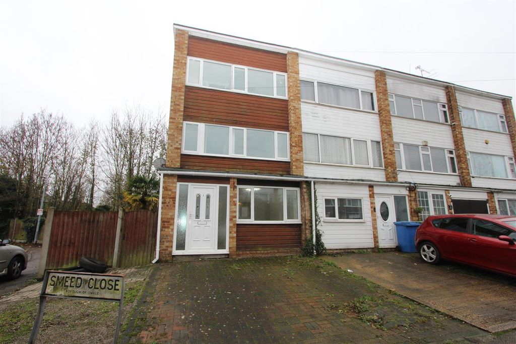 Property photo 1 of 12 Frontage