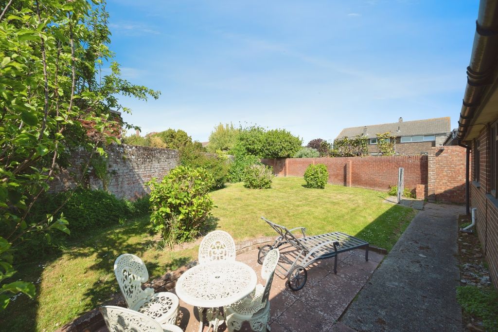 Property photo 2 of 17 Photo