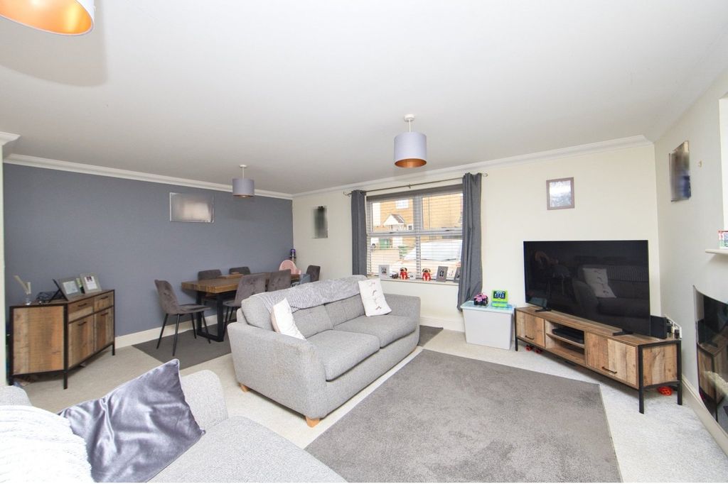 Property photo 2 of 9 Picture 2