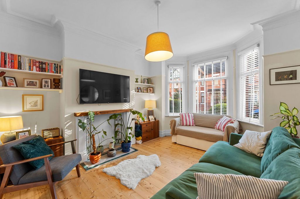 Property photo 3 of 31