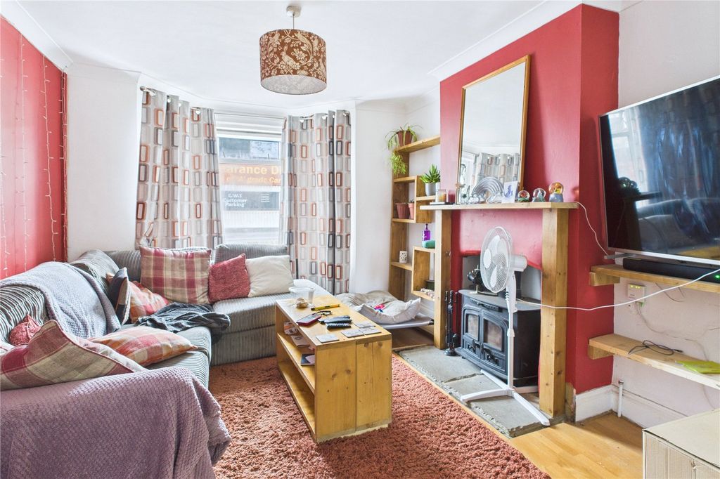 Property photo 3 of 23 Picture No. 01