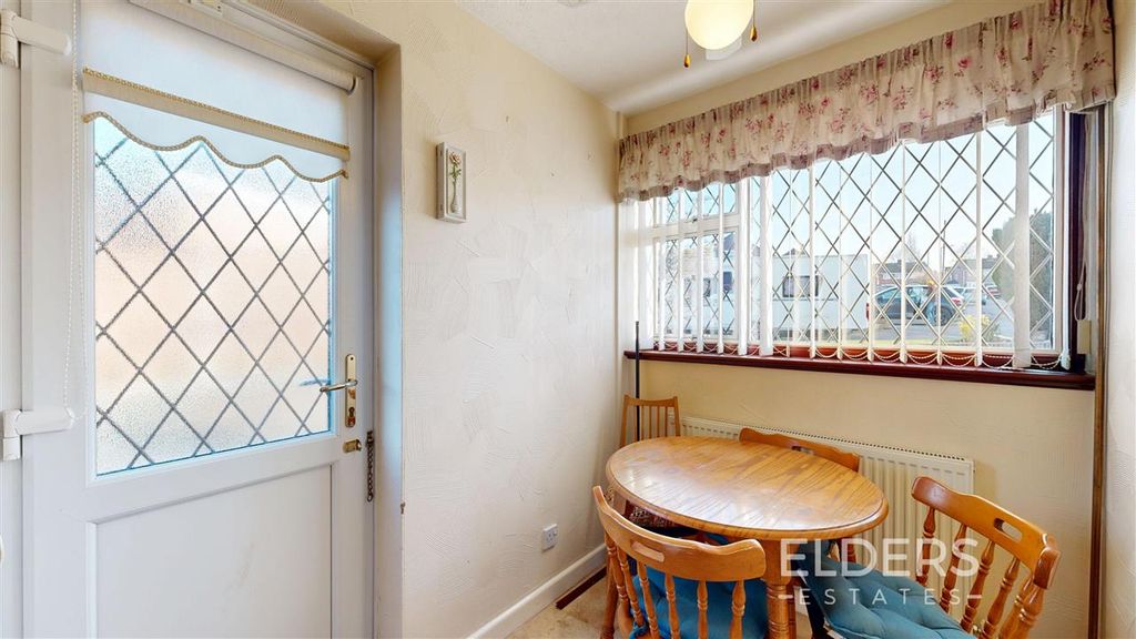 Property photo 3 of 14 Dining Kitchen