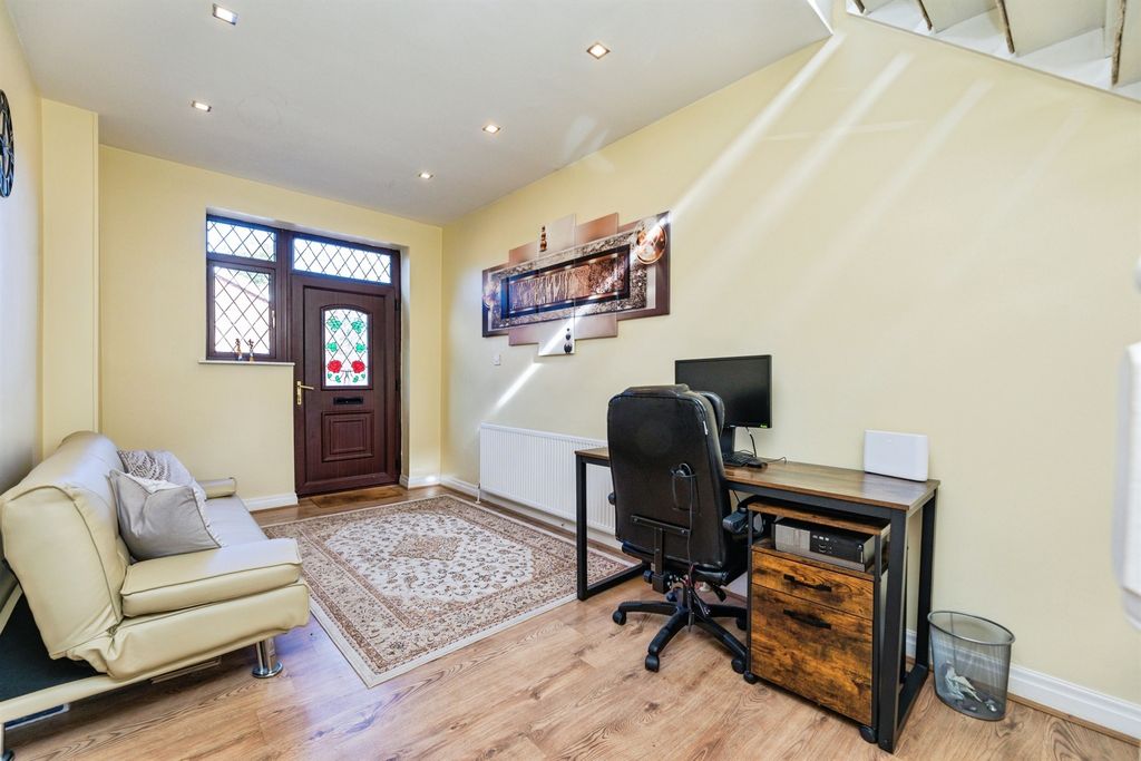 Property photo 2 of 16
