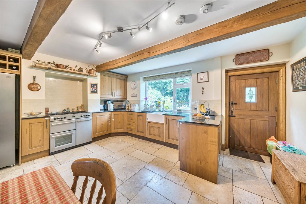 Property photo 3 of 21 Picture No. 11