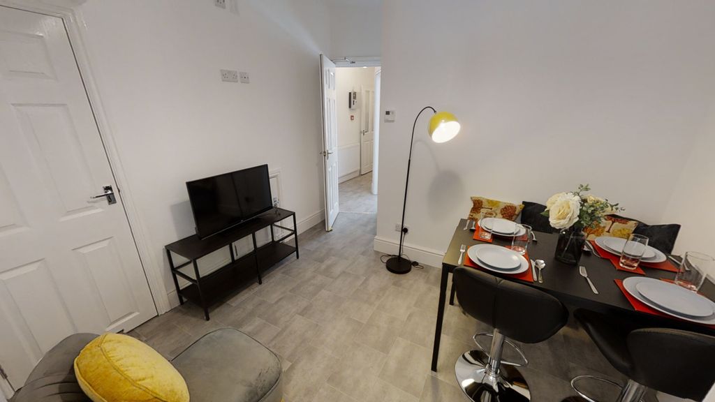 Property photo 3 of 7 Photo