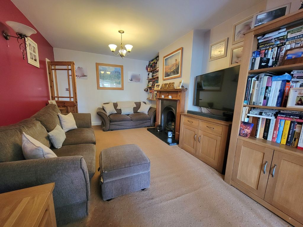 Property photo 2 of 21