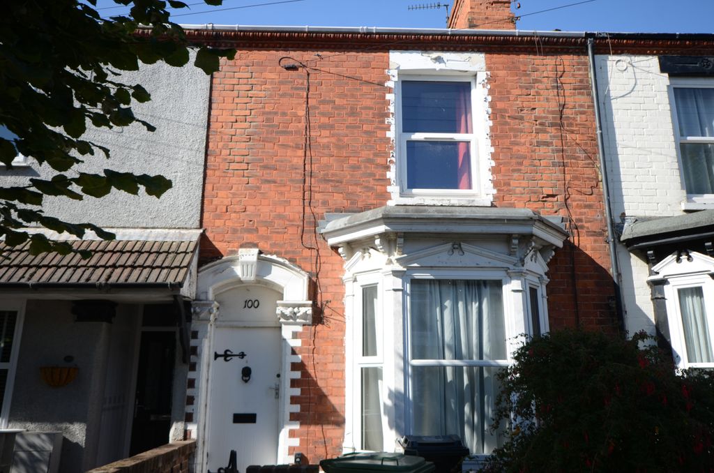 Property photo 1 of 2