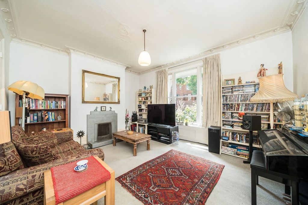 Property photo 2 of 25