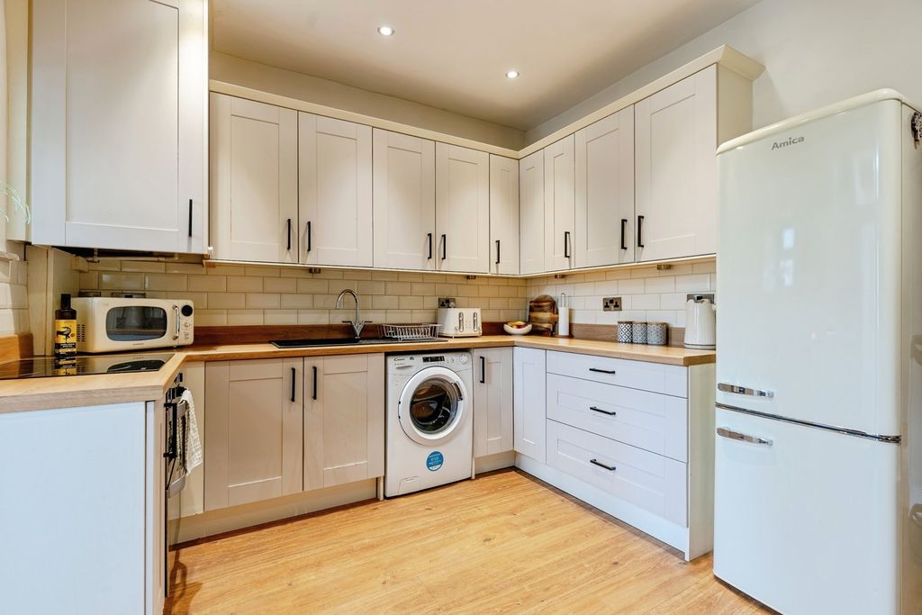 Property photo 3 of 28 Pbox-Img.Jpg