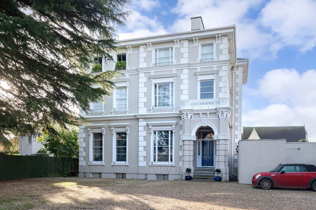 Property photo 1 of 10 Flat 2, Northall-01