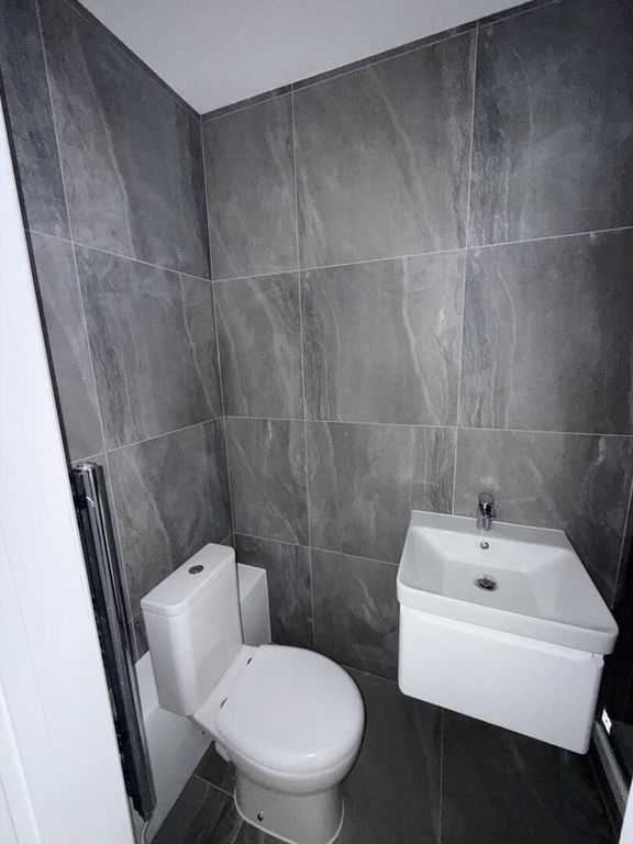 Property photo 3 of 8 WC