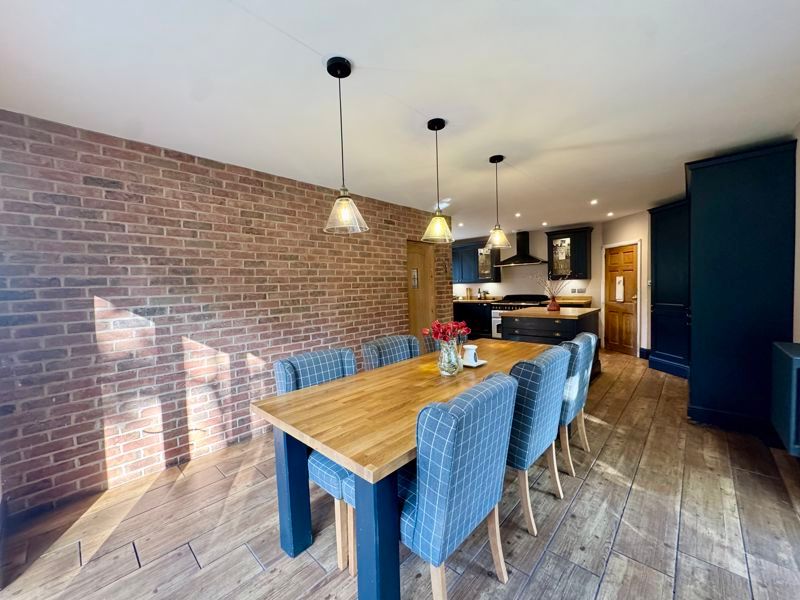 Property photo 3 of 26 Photo 7