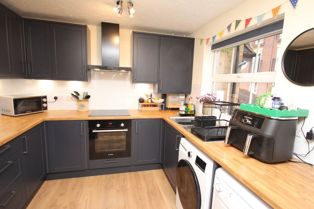 Property photo 2 of 16