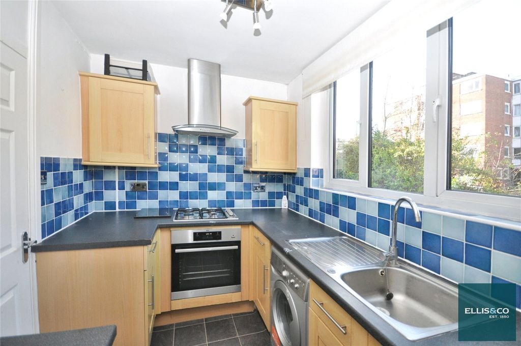 Property photo 2 of 7 Picture No. 10