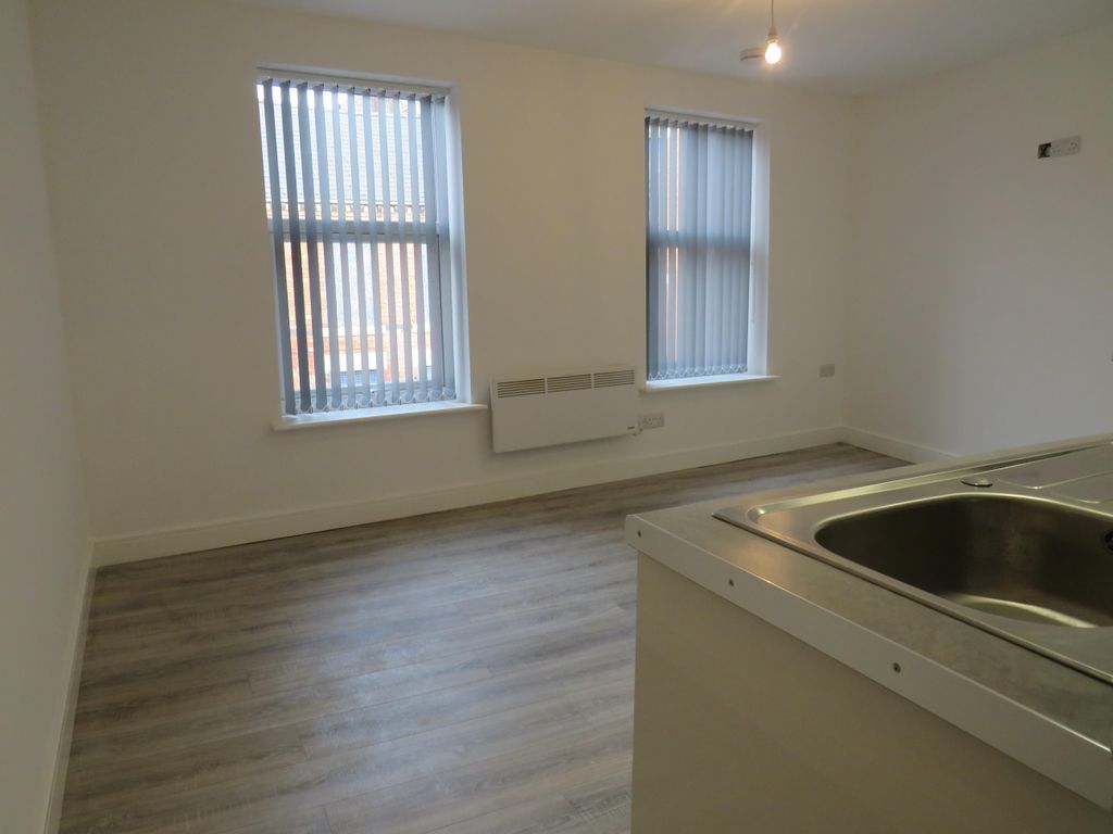 Property photo 2 of 6 Kitchen