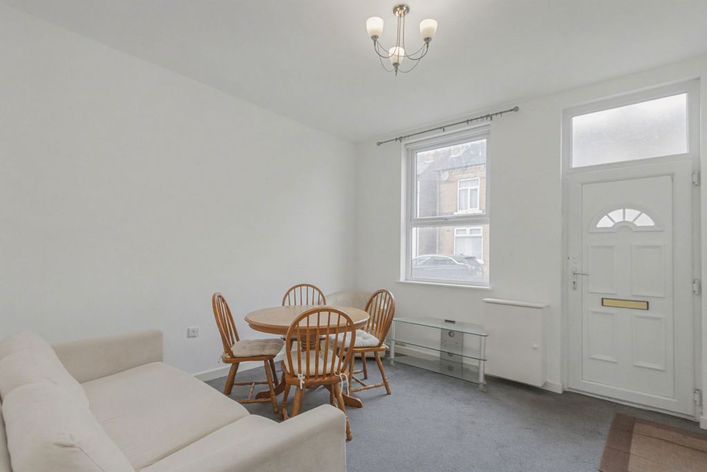 Property photo 2 of 10 20260323044306_03_Li