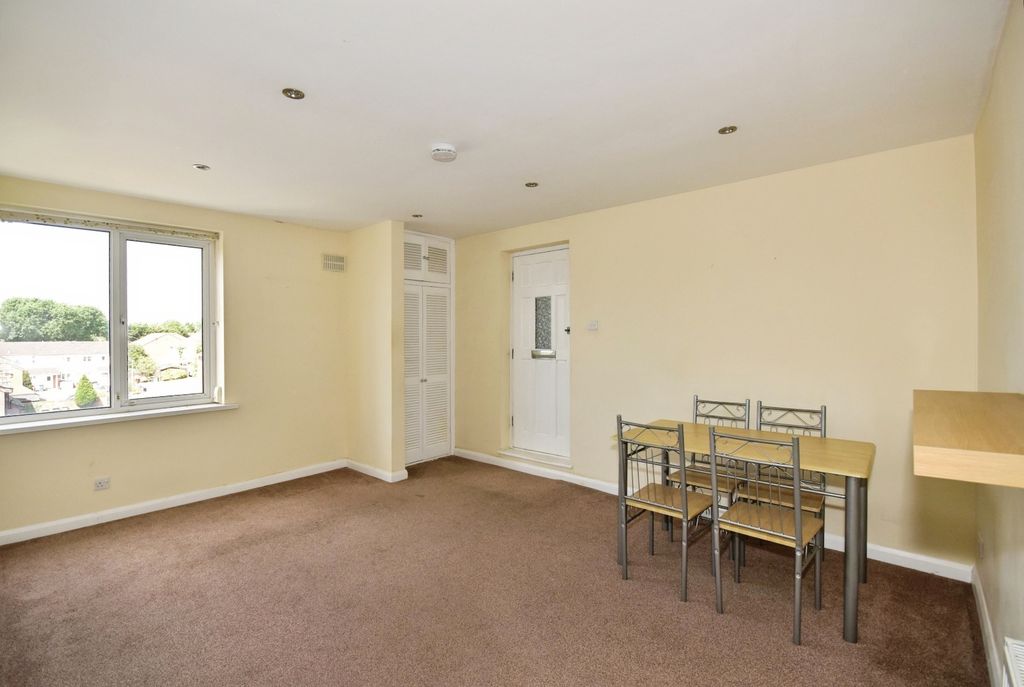 Property photo 3 of 6 Living Room