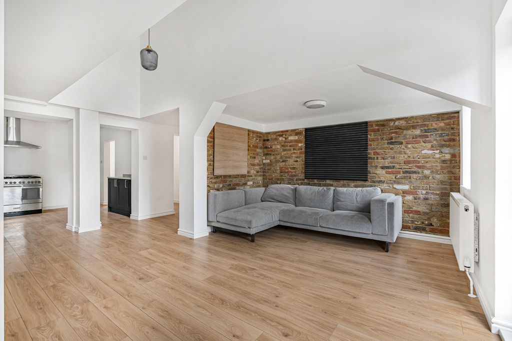 Property photo 2 of 26 Reception Room