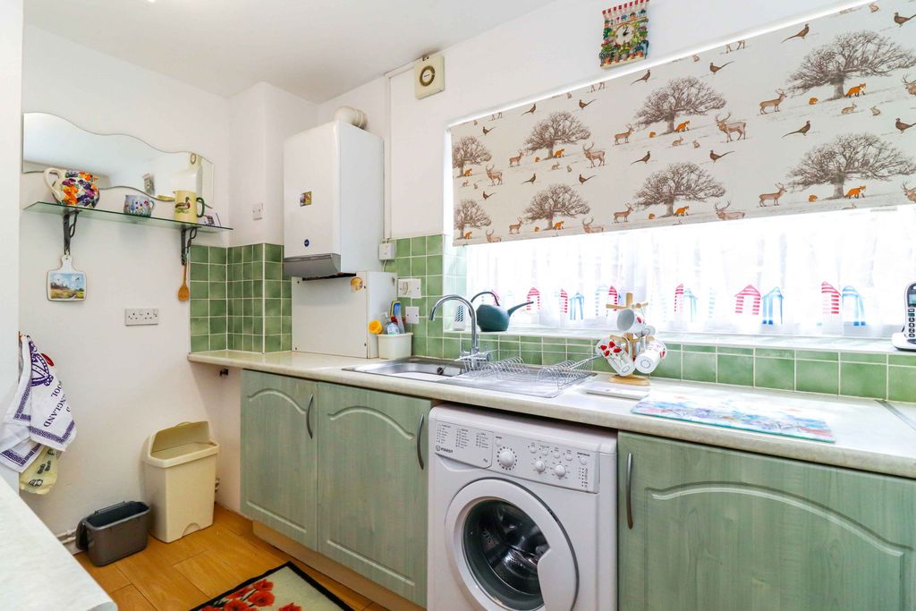 Property photo 2 of 12