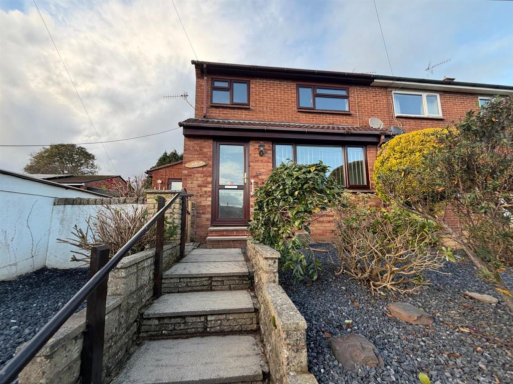 Property photo 1 of 11 =