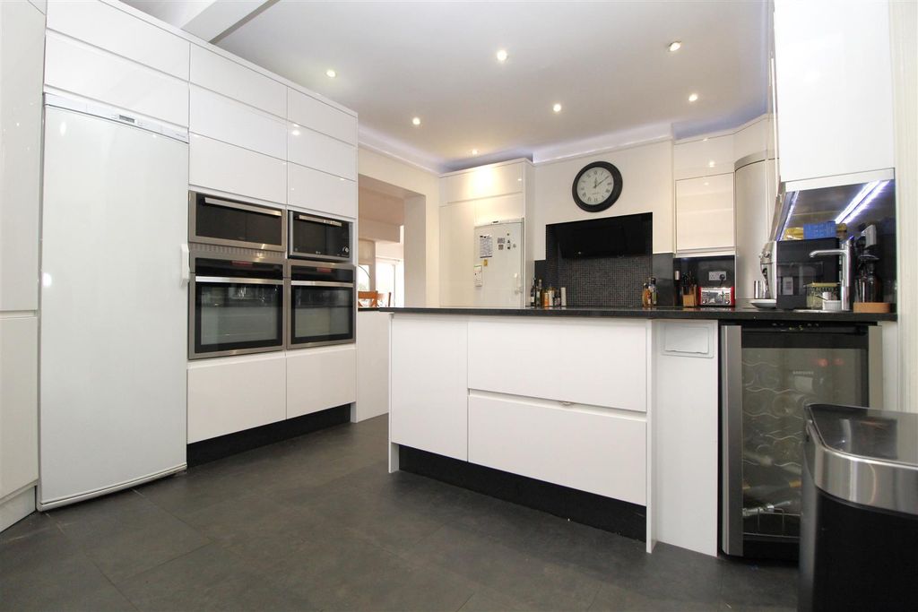 Property photo 3 of 35 Img_6096.Jpg