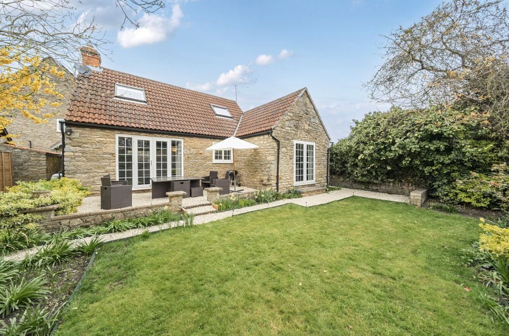 Property photo 1 of 22
