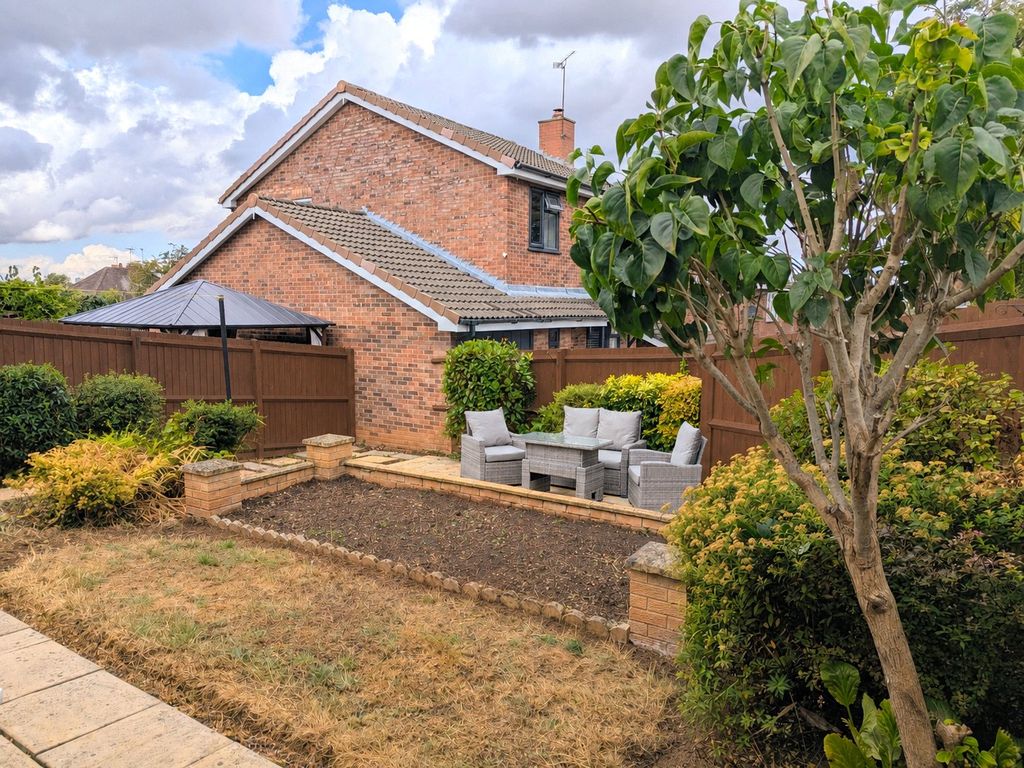 Property photo 2 of 19 Picture No. 12