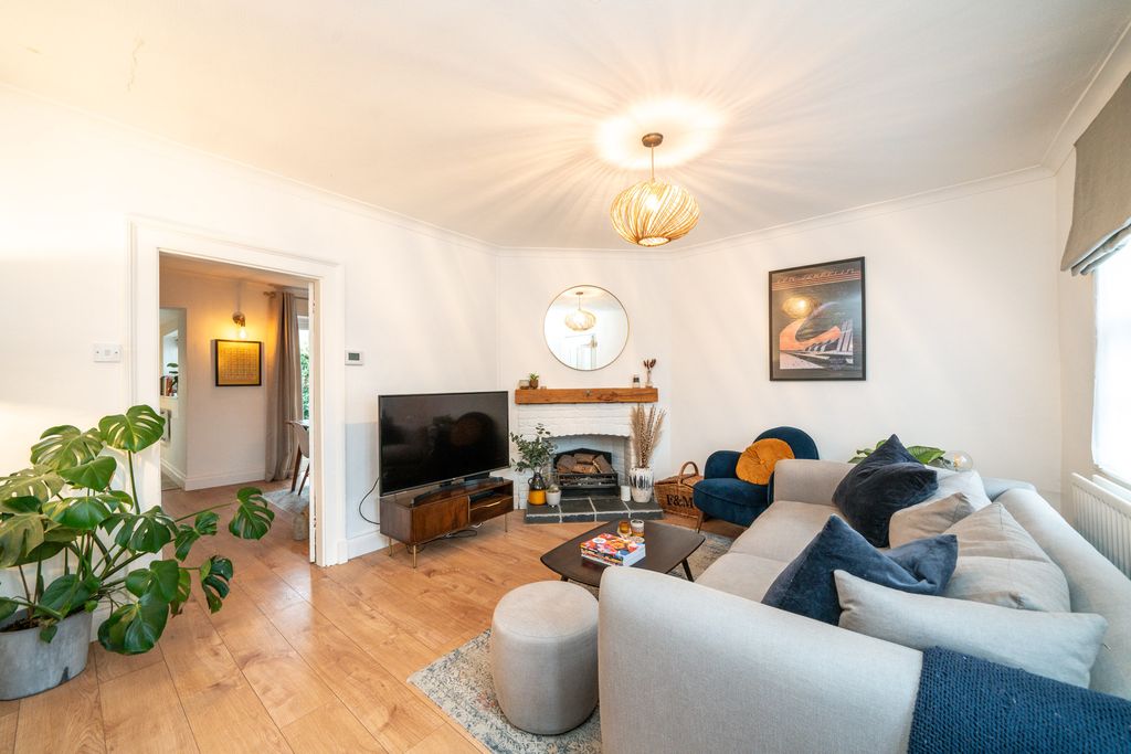 Property photo 2 of 18