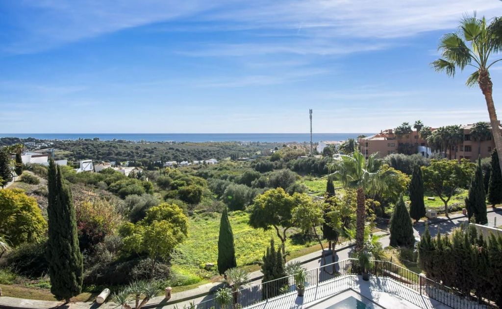 Property photo 2 of 50