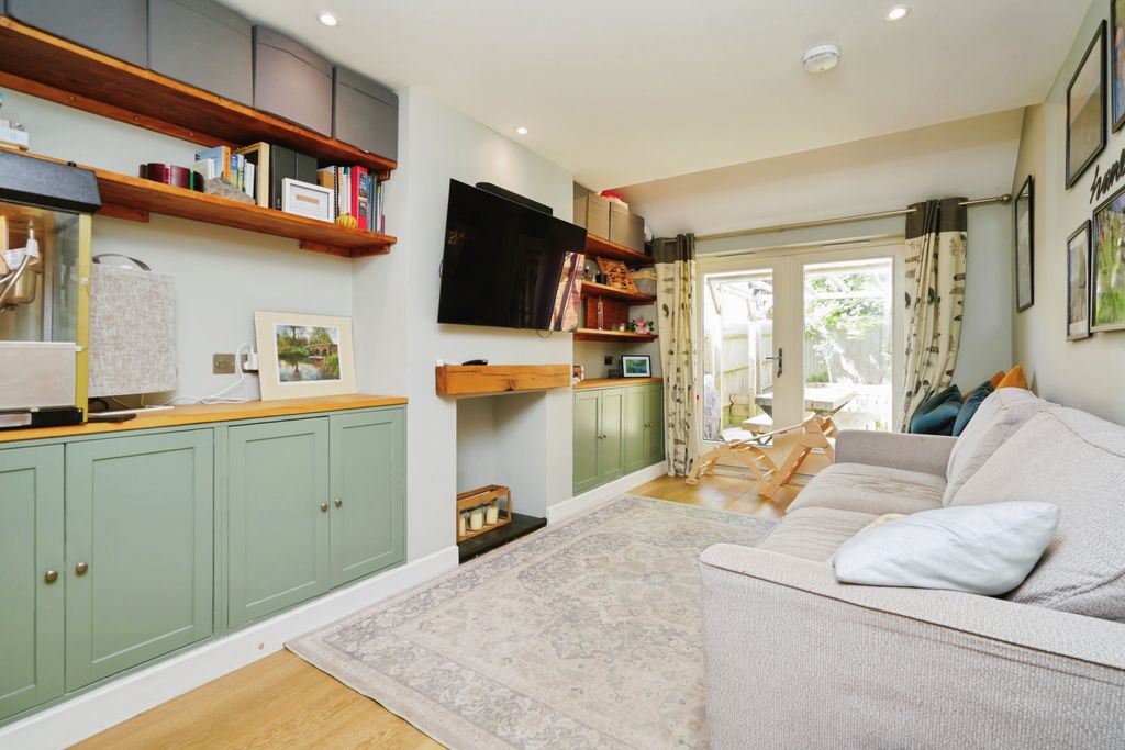 Property photo 2 of 14