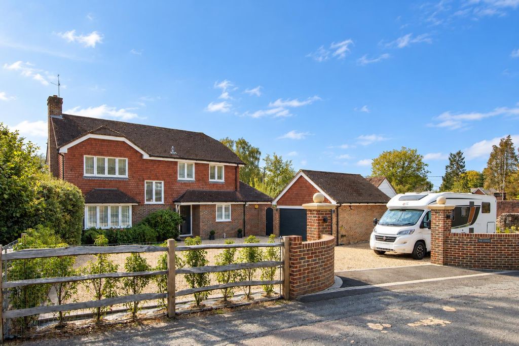 Property photo 1 of 32