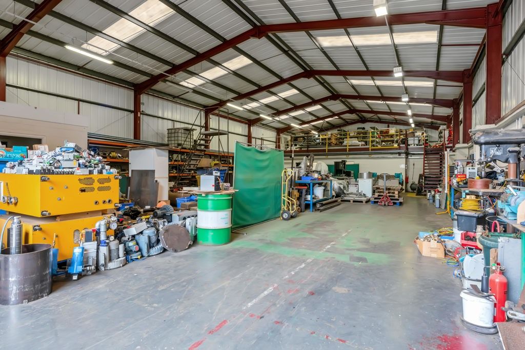 Property photo 3 of 8 Photo 7