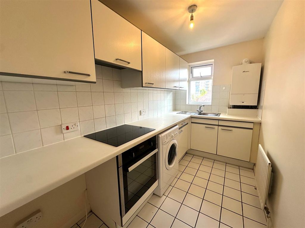 Property photo 3 of 4 Coopers Estate Agents