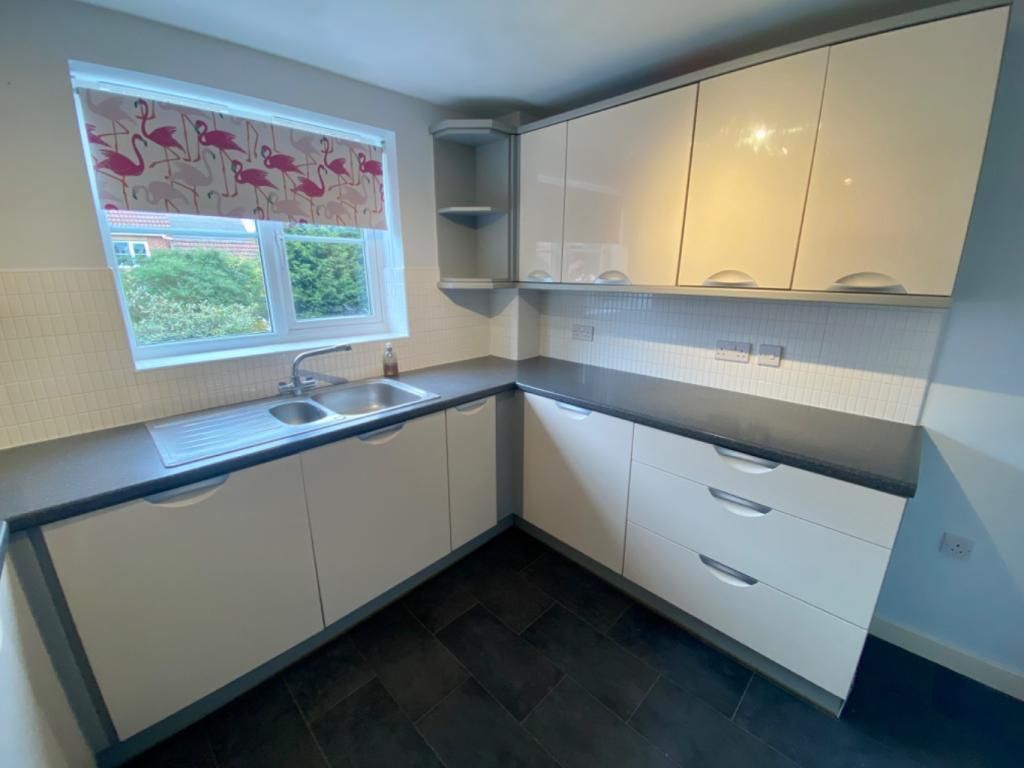 Property photo 3 of 15 Kitchen