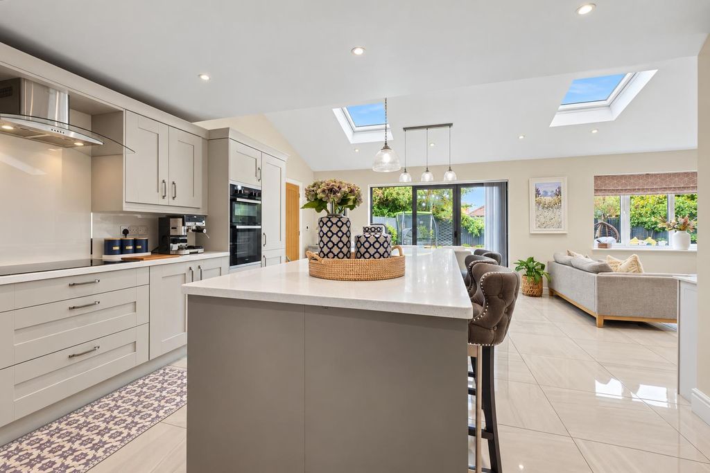 Property photo 3 of 32 L Shaped Living/Dining Kitchen