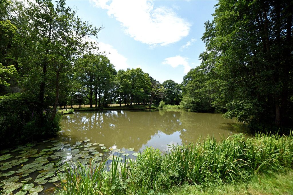 Property photo 2 of 19 Picture No. 27