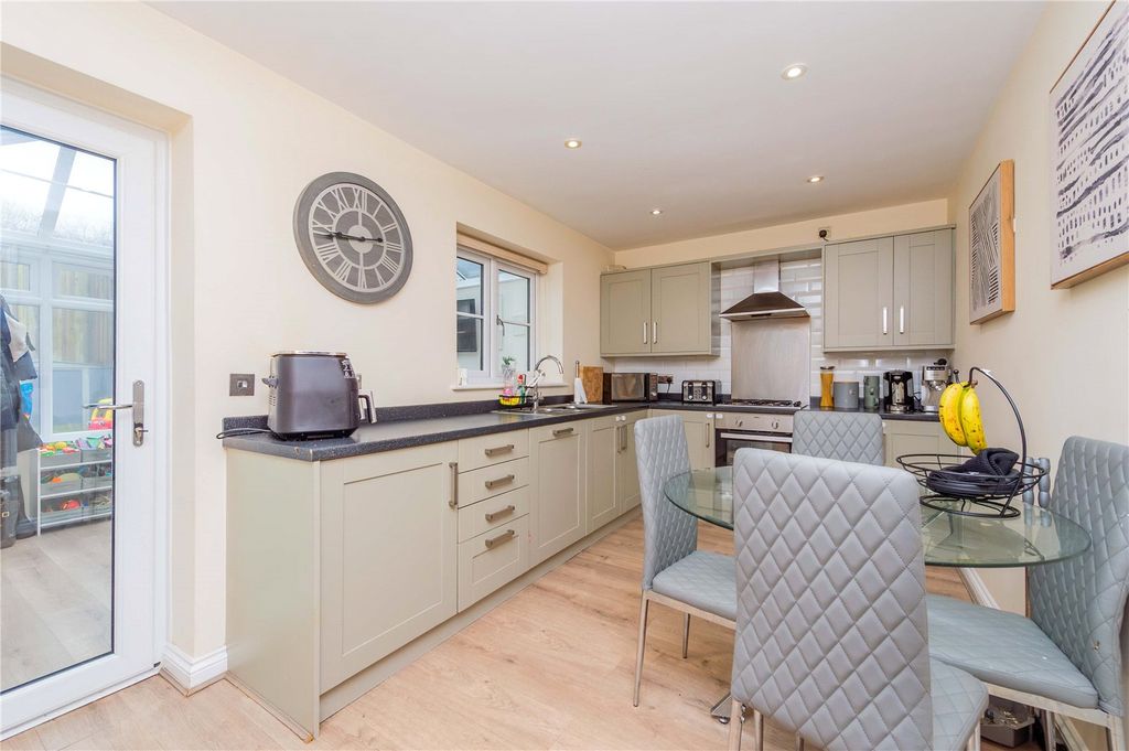 Property photo 3 of 31 Picture No. 16