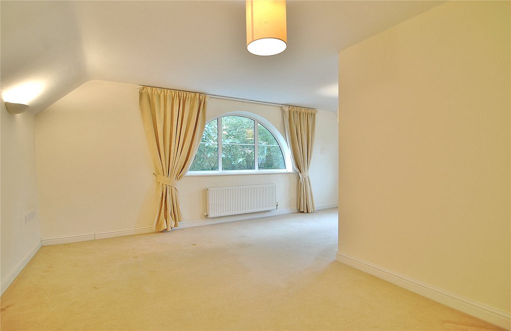 Property photo 3 of 12 Picture No. 10